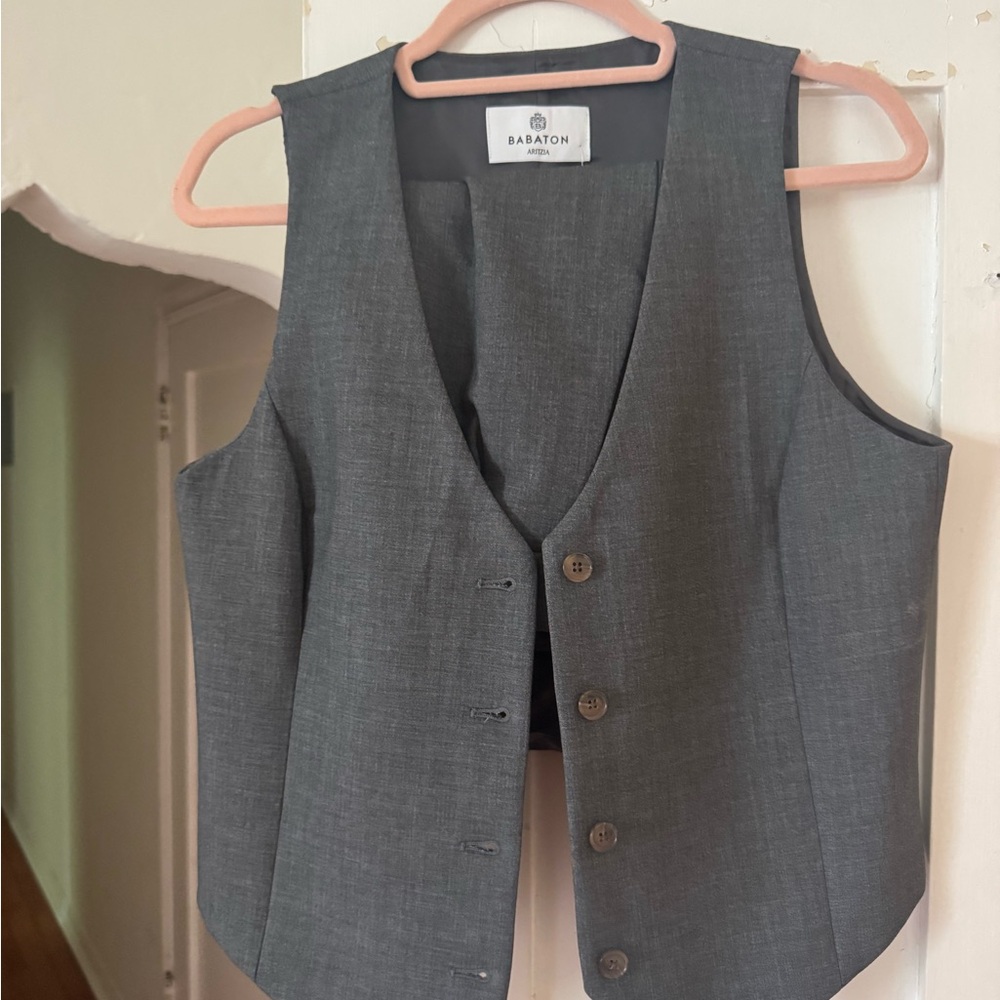NEW BABATON aritzia Gray women's  Suit Vest short set
